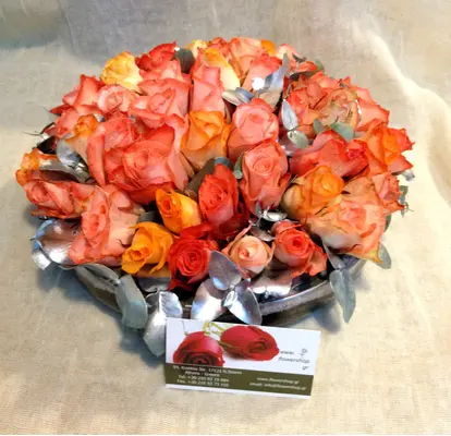roses cake in glass