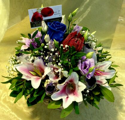 Spring colored flowers in basket. Pink Spring !!!