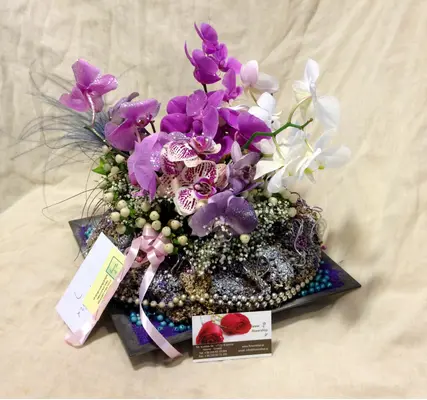 Arrangement with phalaenopsis or vanda orchids on tray. + Decoration. Exclusive !!!
