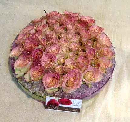 Pink roses cake inside a glass cylinder jar !!!