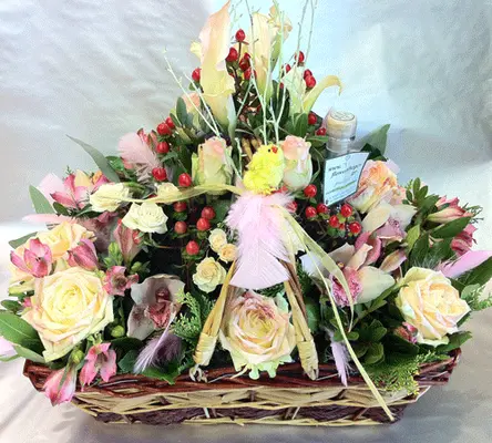 Flower arrangement in basket with Easter accessories + (4) bottles of liqueur & wine!!!