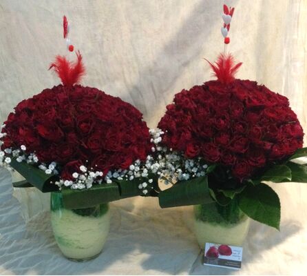 "Κόκκινα Τριαντάφυλλα" !!! Αγάπη χ 200 !!! (2) Πολυτελή Μπουκέτα (100) τεμ./έκαστο.!!! Σπέσιαλ σε Βάζα.