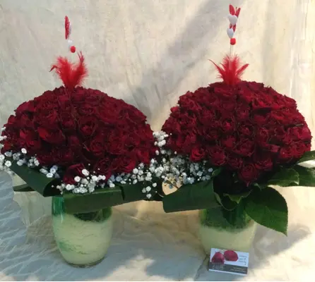Red Roses Love X 200 !!! (200) Heads !!! (2) Exclusive Bouquets !!! Special in Vases.