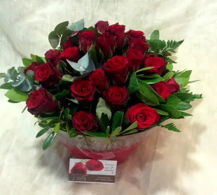 Red Roses Arrangement (31) Heads In Glass.