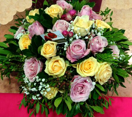 Big headed ecuadorian (best in the world) roses in basket