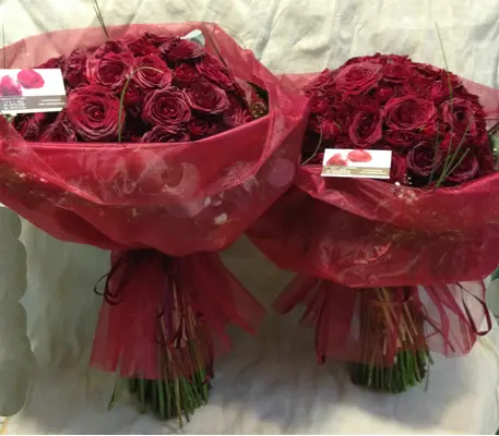 Red Roses Love X 200 !!! (200) Heads !!! (2) Exclusive Bouquets !!!
