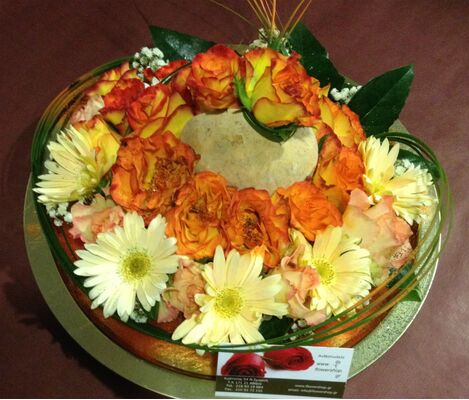 Summer tray with season flowers