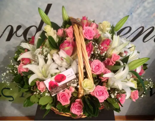 Πάρτι Ροζ Λουλουδιών σε Καλάθι !!! Ανθοπωλείο flowershop.gr
