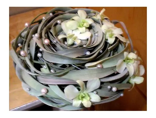Νυφικό μπουκέτο "twisted tillandsias"