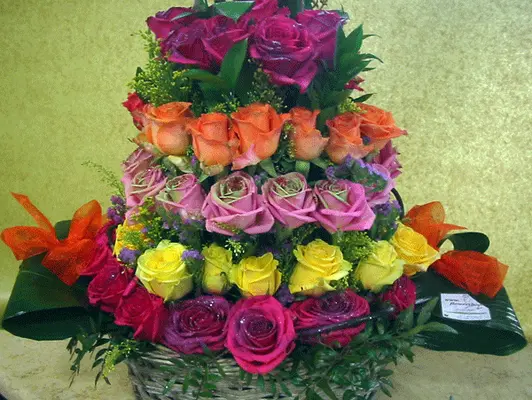 Roses tower in Basket
