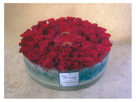 Red roses cake inside a glass cylinder jar !!!