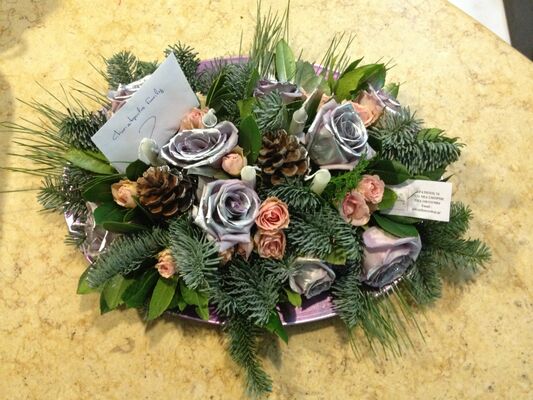 Ανθοπωλείο flowershop.gr Εορταστικές συνθέσεις Λουλουδιών σε δίσκο