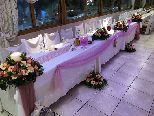 Wedding Tables Reception flower decoration. Summer.