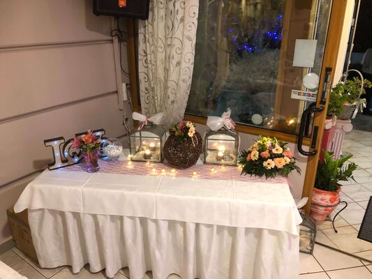 Wedding Tables Reception flower decoration. Summer.