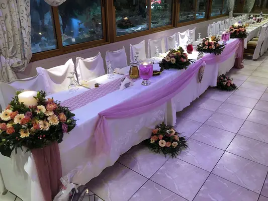 Νυφικό Τραπέζι & Τραπέζια Δεξίωσης. Διακόσμηση. Καλοκαίρι.