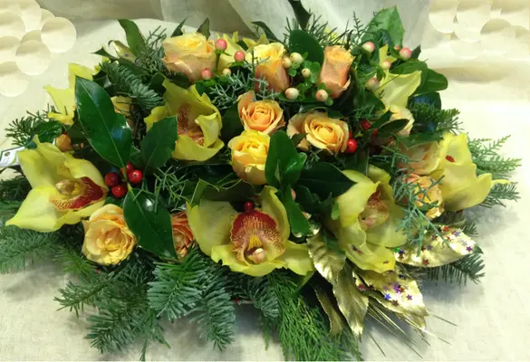 Christmas & New Year Celebrating Arrangements Flowers .Trays.