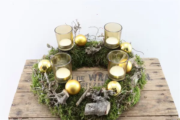 Christmas Wreath decorated with twigs, moss, balls and candles. Diam. 35cm (Red, silver, gold)