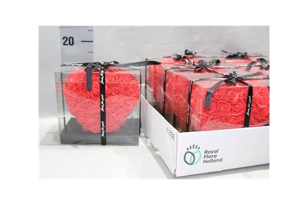 Roses "Heart". 16cm. In "Decorative Dispaly Box" Available in White, Pink & Red. (artificial roses)