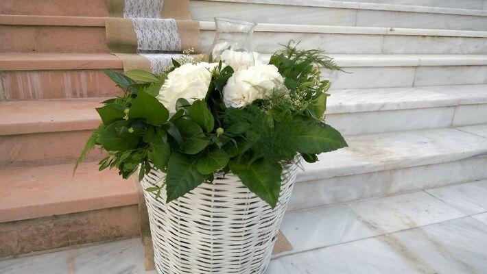 Γάμος. Στολισμός Εκκλησίας Με "Ορτανσίες"